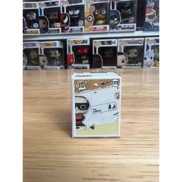 HYPER RARE CHASE BITTY Kevin Malone Dunder Mifflin Hero Office Funko Pop #1175 - Picture 3 of 6